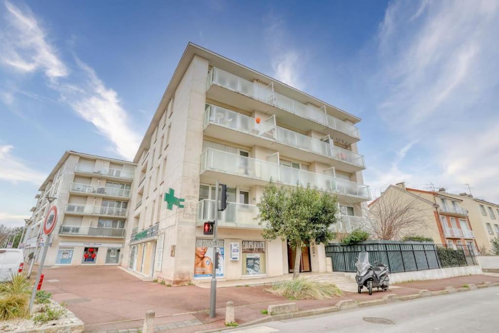 Le Majestic Blue - Metro 8/Hopital Henri Mondor 克雷泰伊 外观 照片